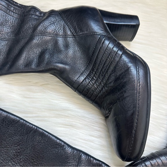 Clark’s Pebbled Black Leather Knee High Heeled Boots Size 6 - Picture 6 of 14